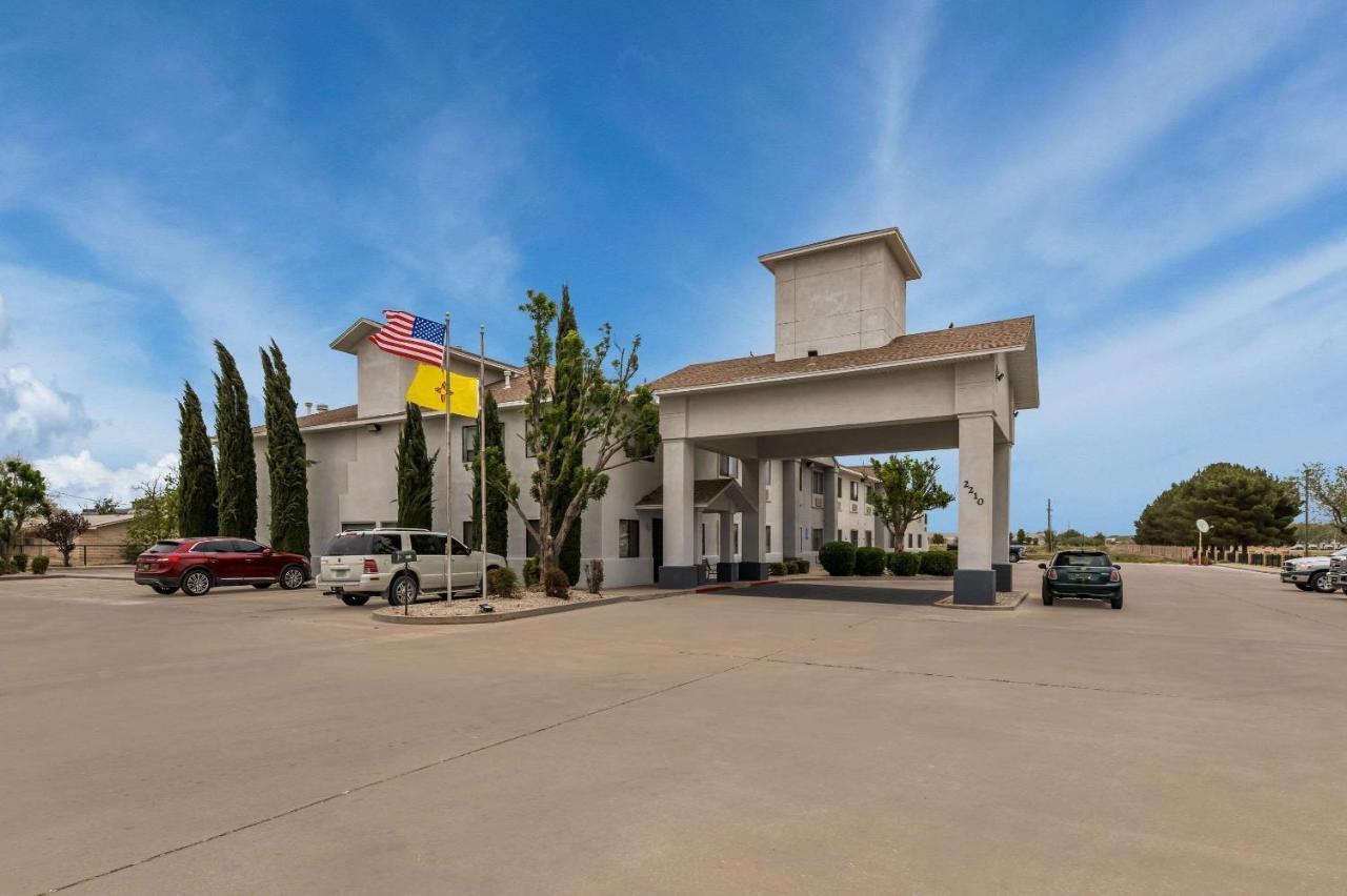 Quality Inn & Suites Artesia Exterior photo